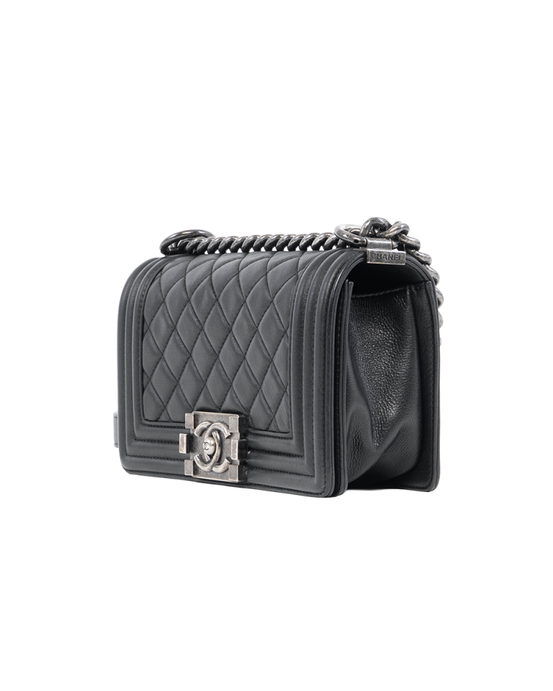CHANEL BOY 8 BLACK LAMB RSHW 19576618 01599