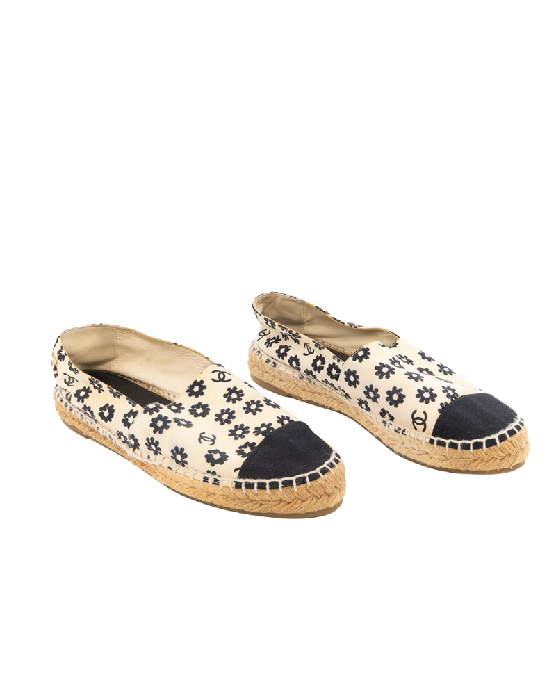 CHANEL CAMELLIA ESPADRILLES FLATS SHOES 40 WHITE BLACK GHW B G38628 8813