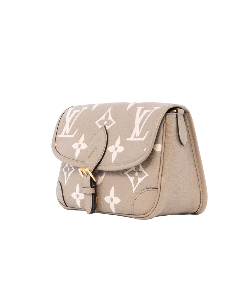 LV DIANE PM BEIGE GIANT MONOGRAM CALF GHW MICROCH 0602