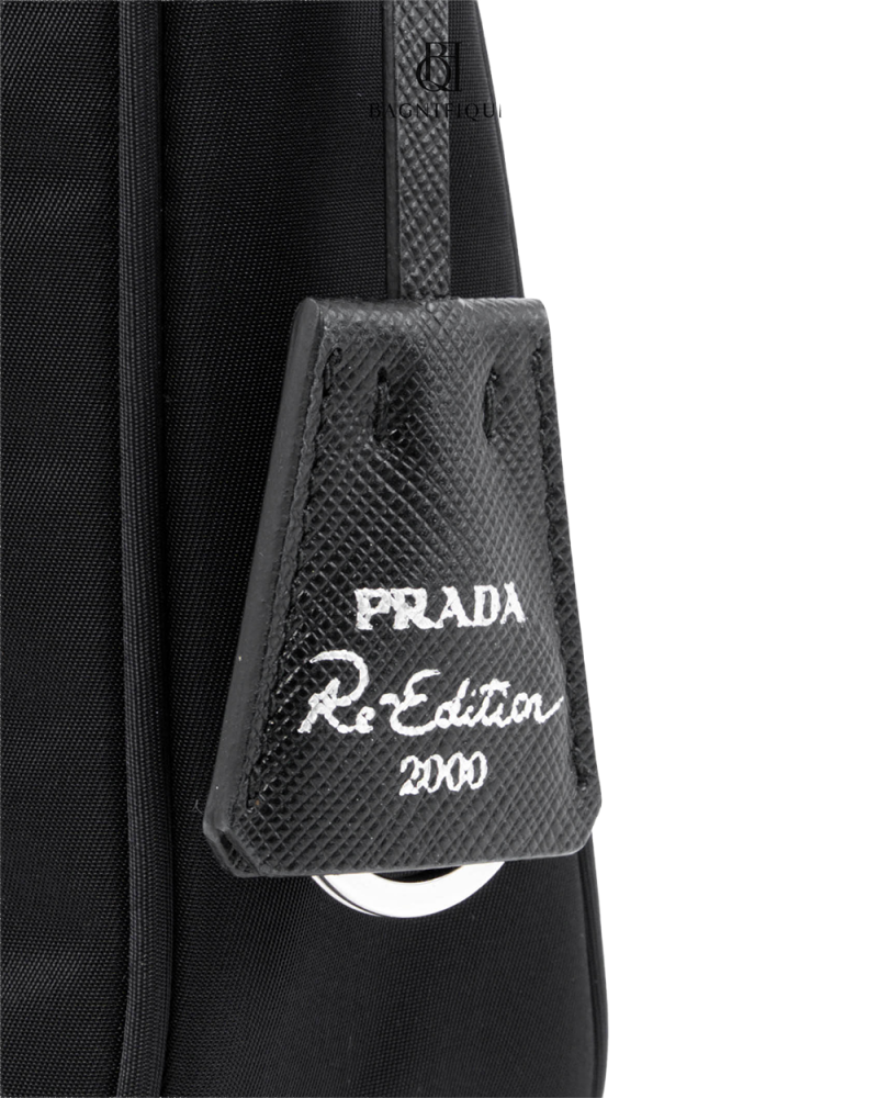 PRADA RE EDITION 2000 BLACK NYLON SHW 0266